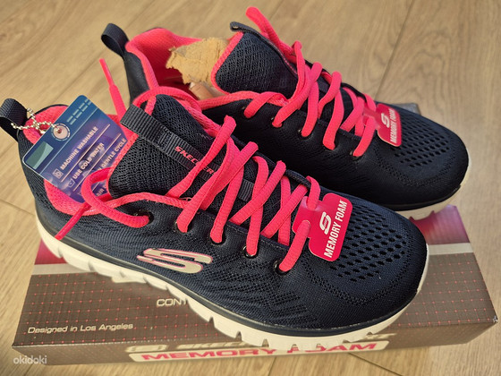 Skechers
