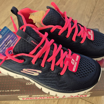 Skechers