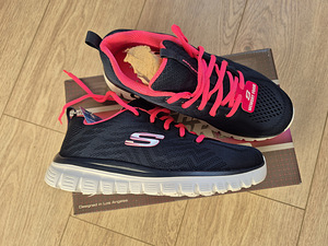 Skechers (2 фото из 5)