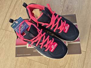 Skechers (3 фото из 5)
