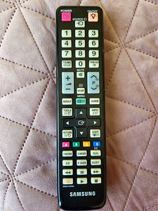 LED TV Samsung 40" (2 foto / 3)