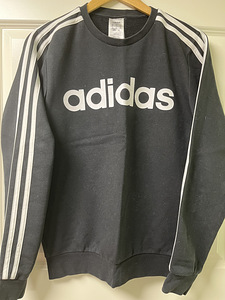 Свитер ADIDAS, размер XS (1 фото из 2)