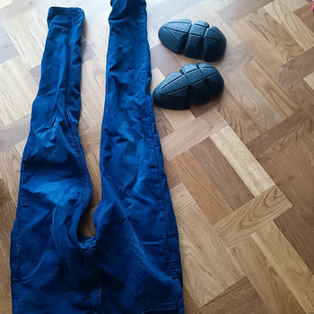 Джинсы с защитой на колени