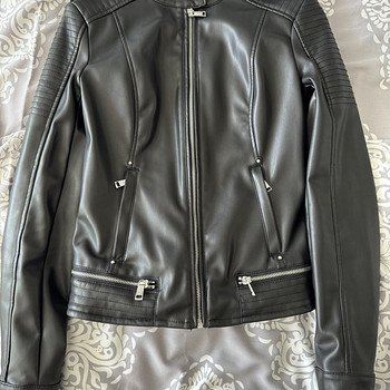 Кожаная куртка Guess