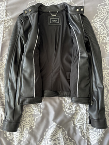 Кожаная куртка Guess (3 фото из 3)