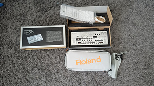 Bass Line Synthesizer Roland TB-03+Carrier Bag Roland (1 foto / 3)