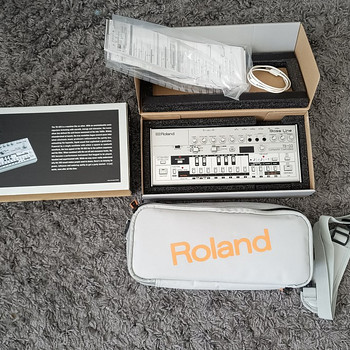 Синтезатор басовой линии Roland TB-03+Сумка для переноски Roland