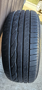 Bridgeston Turanza 215/55 R16 (1 фото из 4)