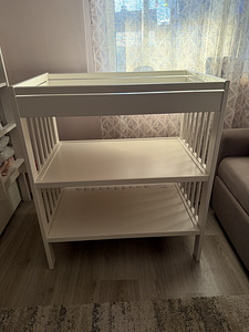Пеленальный столик GULLIVER (ikea) + пеленальный матрас VÄDRA (ikea) (3 фото из 7)
