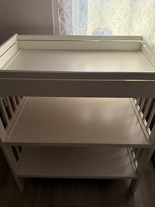 Пеленальный столик GULLIVER (ikea) + пеленальный матрас VÄDRA (ikea) (5 фото из 7)