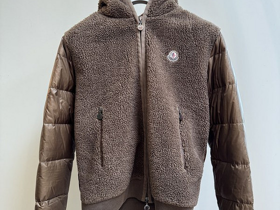 Оригинальная куртка Moncler