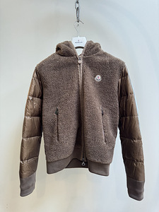 Оригинальная куртка Moncler (1 фото из 8)