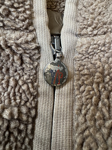 Оригинальная куртка Moncler (5 фото из 8)