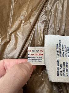 Оригинальная куртка Moncler (7 фото из 8)