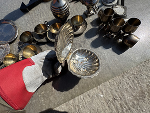 Erinevad metallist antiikesemed (5 foto / 10)