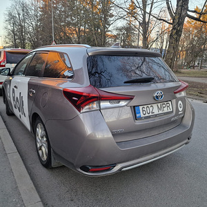 Toyota Auris auto rent tööks või taksoks (2 foto / 3)