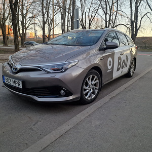 Toyota Auris auto rent tööks või taksoks (3 foto / 3)