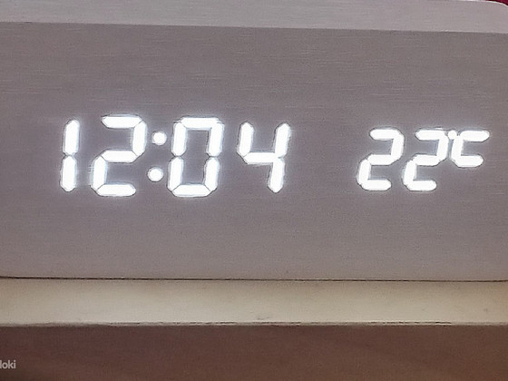 Часы, дерево