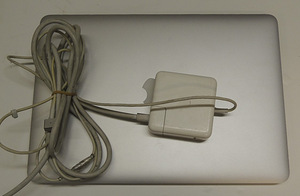 Ноутбук MacBook Pro (A1502) + зарядка (2 фото из 7)