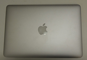 Ноутбук MacBook Pro (A1502) + зарядка (3 фото из 7)