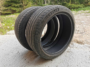 Продаю: 255/40R20 Michelin Pilot Sport 4, 2 шт. (1 фото из 5)