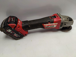 Akurelakas Milwaukee M18CAG125 + Aku 5,0AH + Laadija (3 foto / 5)