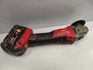 Akurelakas Milwaukee M18CAG125 + Aku 5,0AH + Laadija (4 foto / 5)
