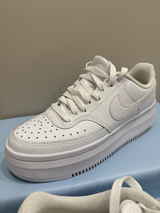 Nike tennised Court Vision Alta (1 foto / 3)