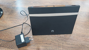 4G роутер Huawei B525s (2 фото из 2)