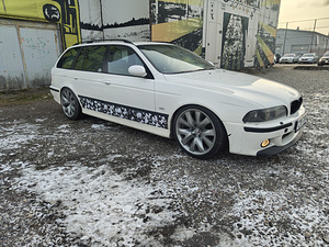 E39 530 Touring (7 фото из 11)