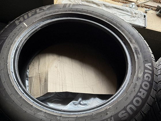 225/60 R18