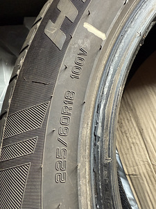 225/60 R18 (2 foto / 3)