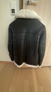 Зимняя куртка (2 фото из 4)