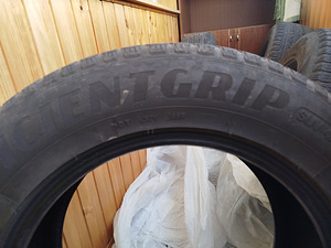 Goodyear 225/65 R17 (3 foto / 4)