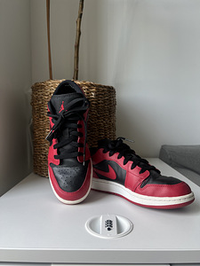 Naiste Nike Air Jordan 1 Low tossud (2 foto / 4)