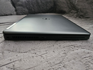 Dell Latitude E5250 4G (8 фото из 9)