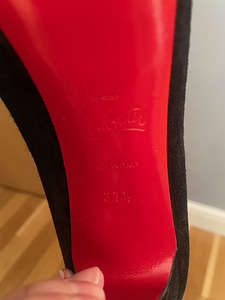 Сапоги Christian Louboutin (3 фото из 3)