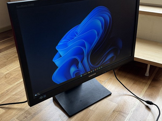 24" Samsung S24A450B монитор