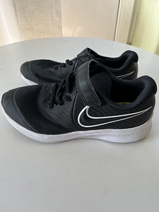 Кроссовки Nike 33,5 (2 фото из 4)