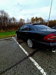 Mercedes-Benz E220 110 кВт (7 фото из 10)