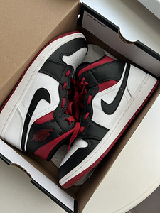 Nike Air Jordan 1 Mid White/Gym Red-Black (3 фото из 4)