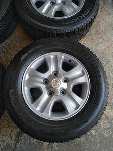 Диски Toyota Land Cruiser 100 R17 с шинами (3 фото из 5)