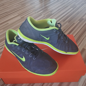 Кроссовки Nike, 37.5 (1 фото из 4)
