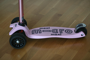 Micro Maxi Deluxe tõukeratas, roosa (laiad rattad) (2 foto / 3)