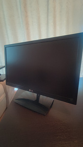 Продаю монитор LG (2 фото из 3)