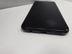 Телефон Samsung A20E (3 фото из 5)
