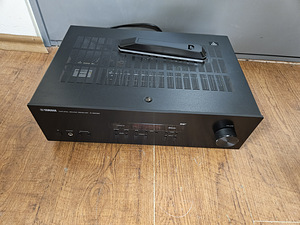 Yamaha R-S202D стерео ресивер BT, DAB. (4 фото из 6)