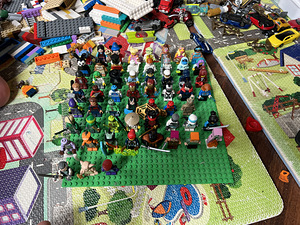 Lego минифигурки (2 фото из 2)