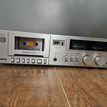 Technics RS-M205 Metal Tape Compatible Stereo Cassette Deck