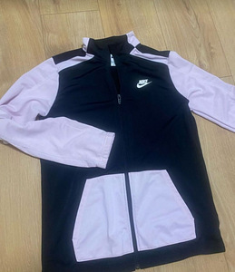 Nike spordijakk (1 foto / 2)